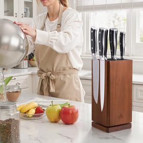 ENOKING four-sided magnetic system secures blades with confident stability.