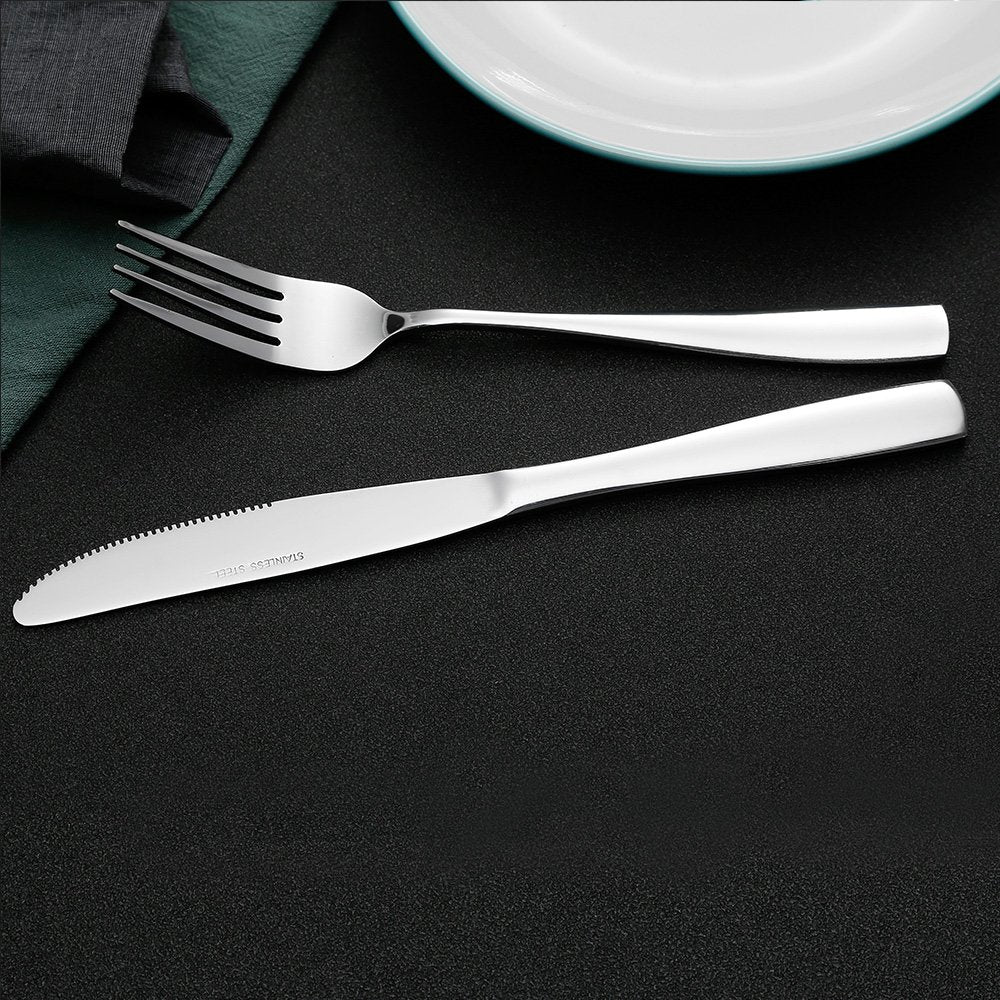 Daily-use Eslite knives pair with most table settings