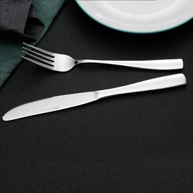 Daily-use Eslite knives pair with most table settings