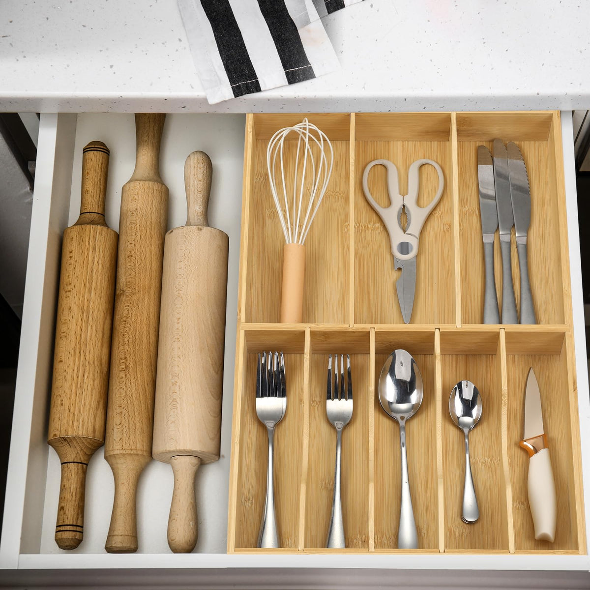 Fabsome natural bamboo tray is easy to wipe clean and maintain.