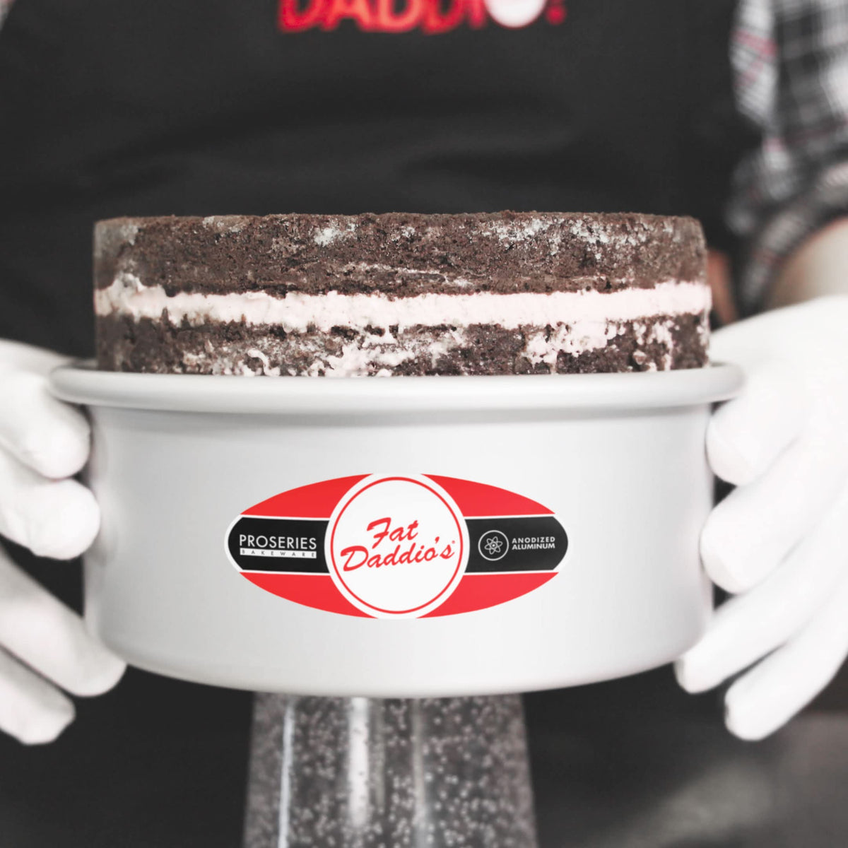 Fat Daddio's round pan ready for bakery-grade results with lifetime warranty.