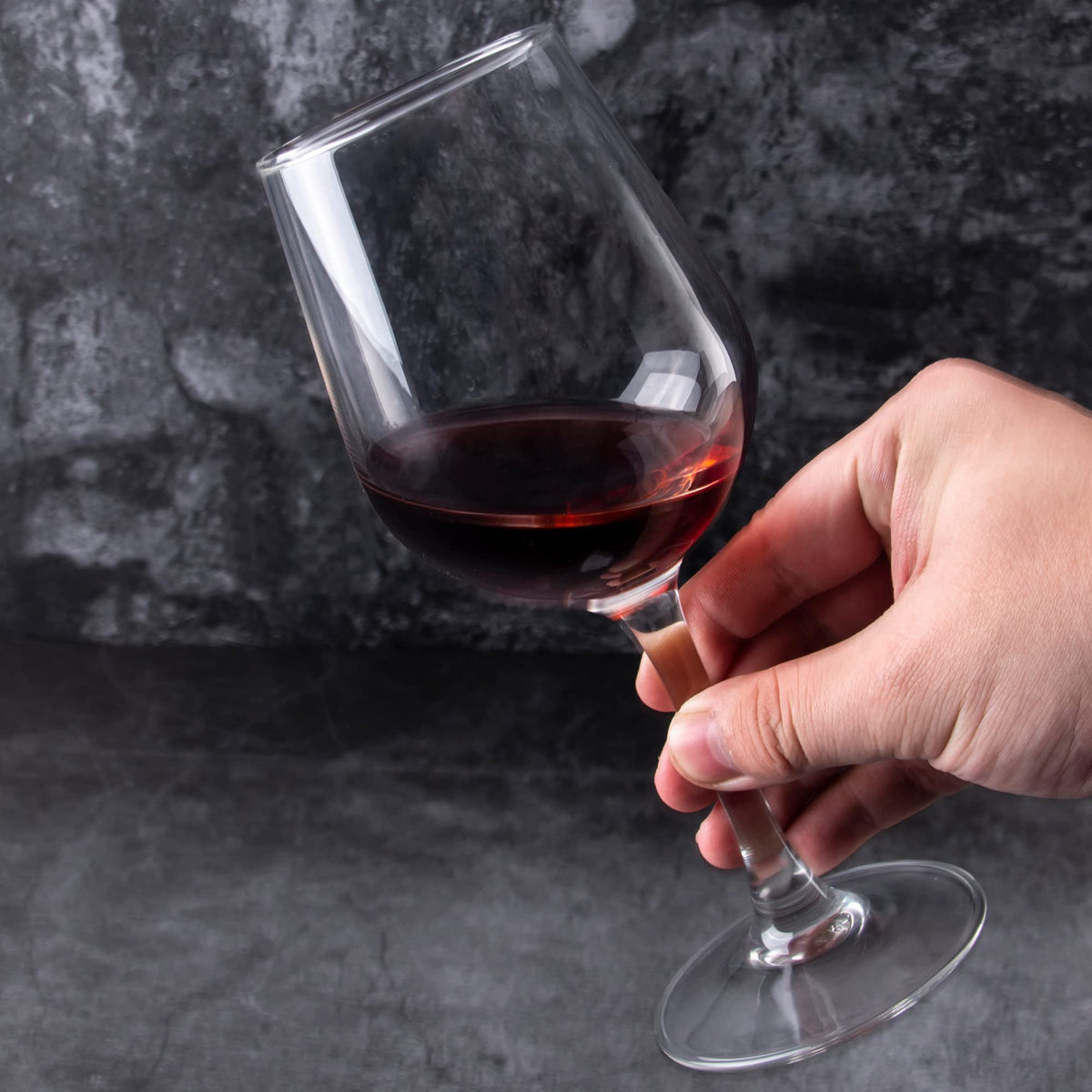 Stems and flat bases of FAWLES wine glasses for stability