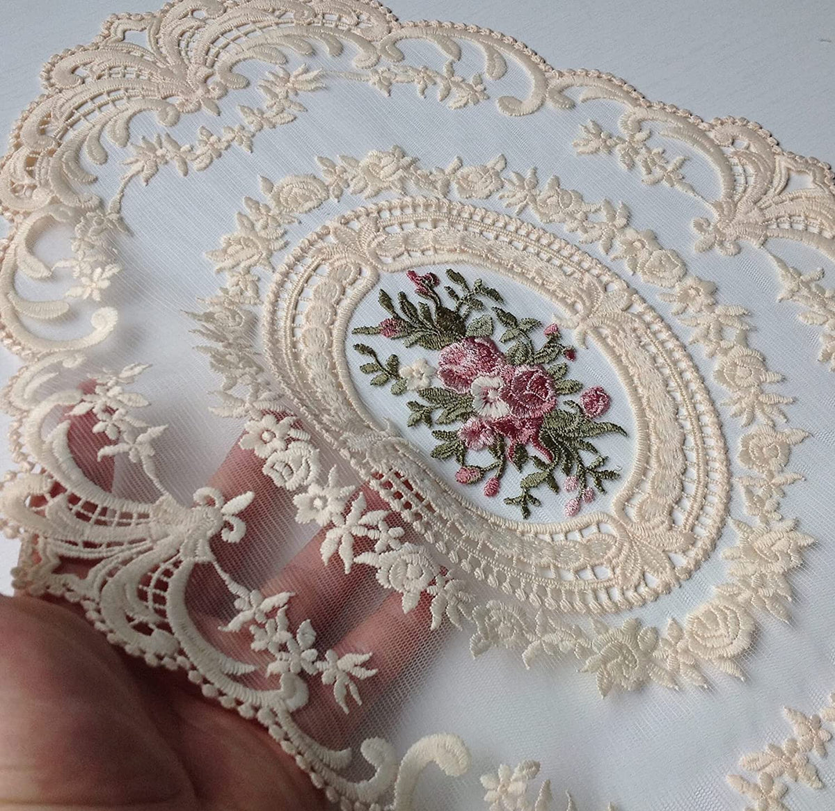 Fiygor vintage-inspired placemat set for everyday use or special occasions.