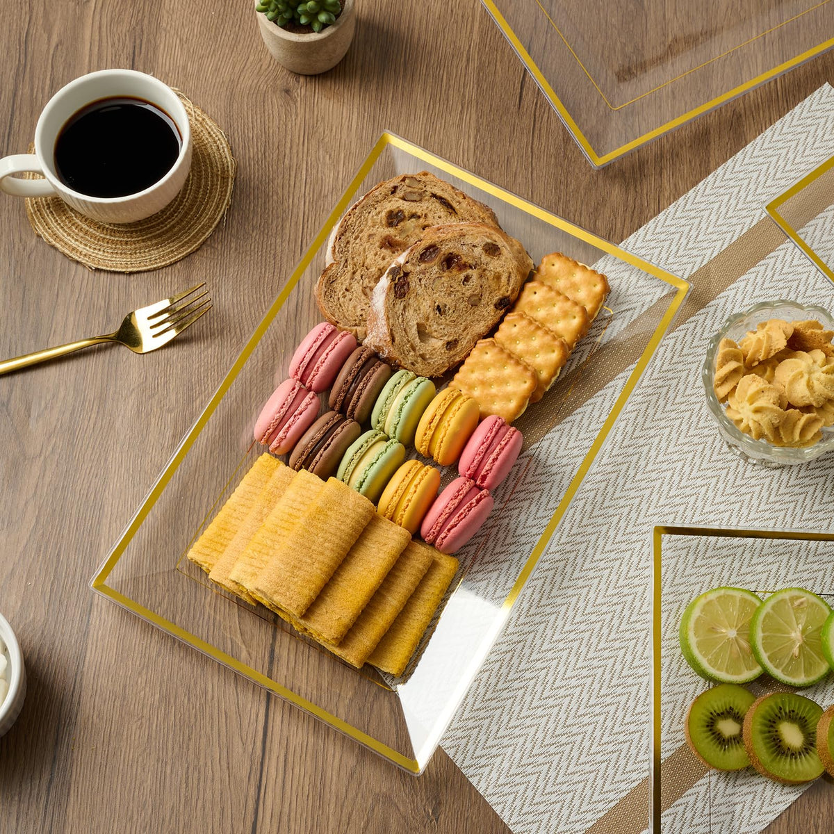 FOCUSLINE versatile trays sized 12.85 by 8 inches accommodate various foods.