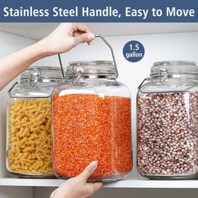 Folinstall square wide-mouth jar offers easy access for scooping and cleaning.