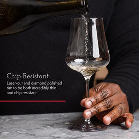 Gabriel-Glas StandArt set arrives gift-ready for wine lovers.
