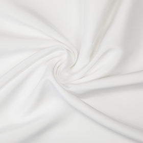 Gee Di Moda napkins suit hotel or home use, offering reliable fold-and-dress appeal.