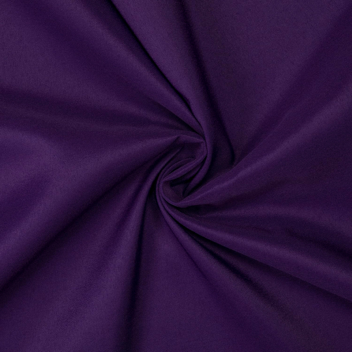 Gee Di Moda wrinkle-resistant fabric keeps drape smooth during celebrations.