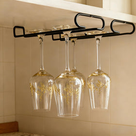 GeLive metal stemware rack resists rust for long-lasting use.