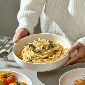 Gencywe ceramic salad bowls white serving highlights versatility for salads, soups, and pasta