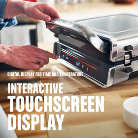 George Foreman Smokeless grease drain directs fat to the tray for cleaner meals.
