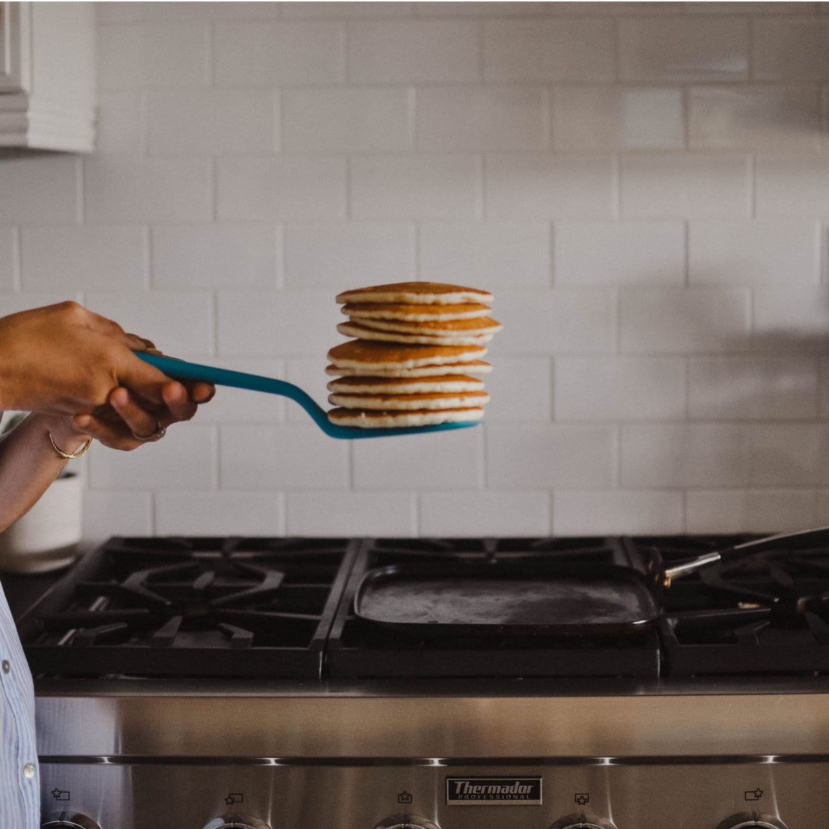 GIR compact size fits small kitchens, drawers, and travel kits.