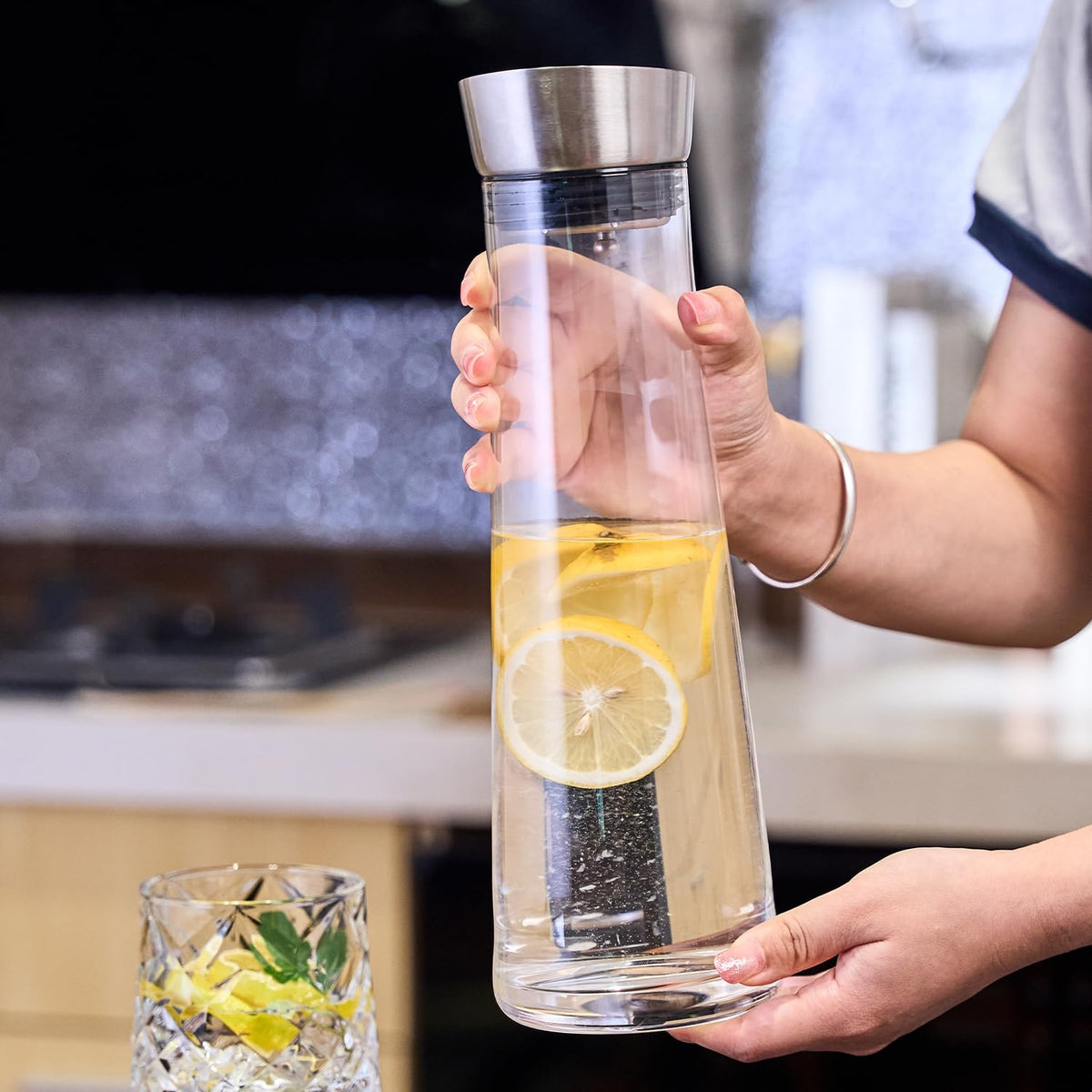 GLASKEY clear glass design, easy visibility of beverages and ice.