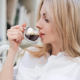 glastal heat-resistant double-wall glass protects fingers during hot drinks.