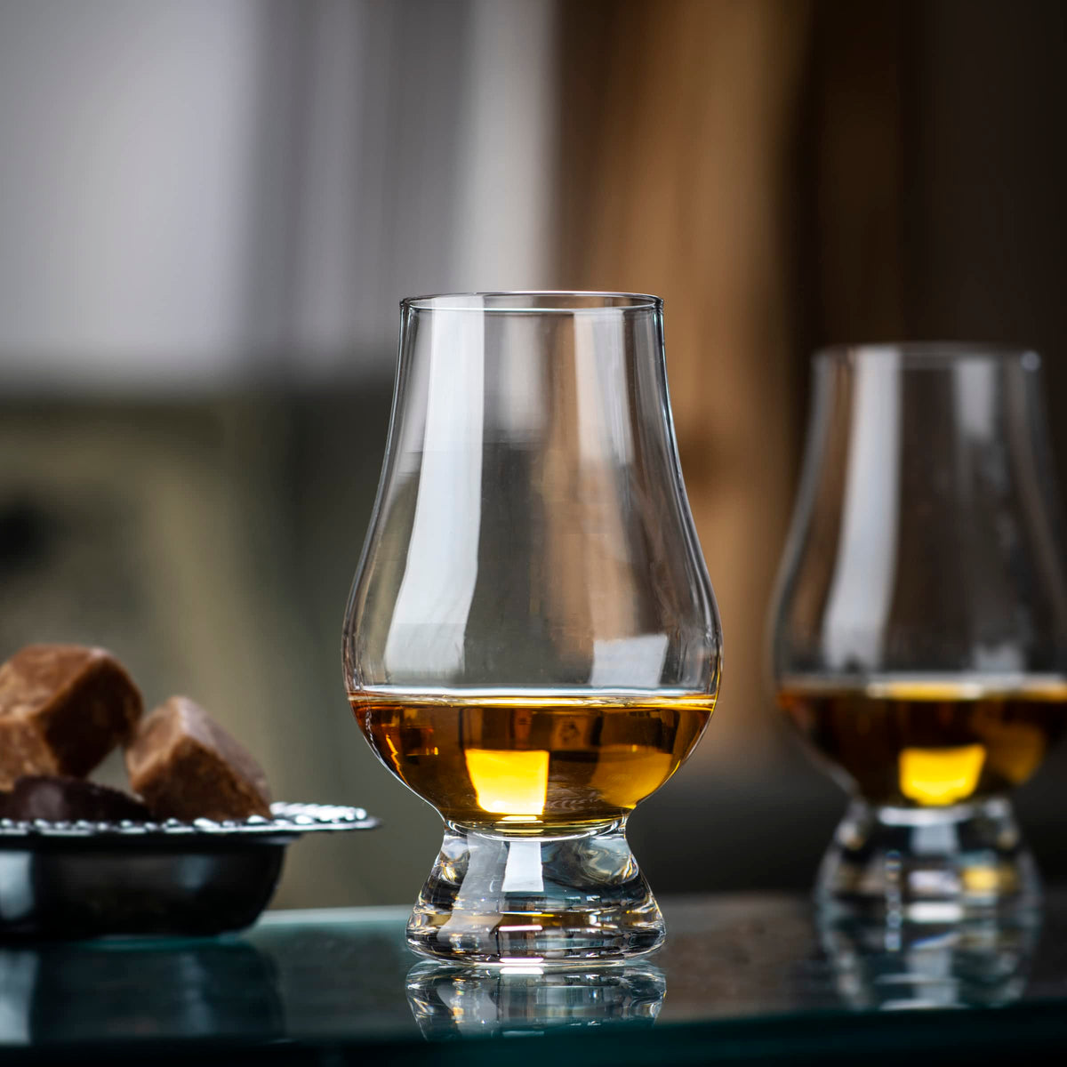GLENCAIRN whiskey glass close-up highlighting aroma and crystal clarity