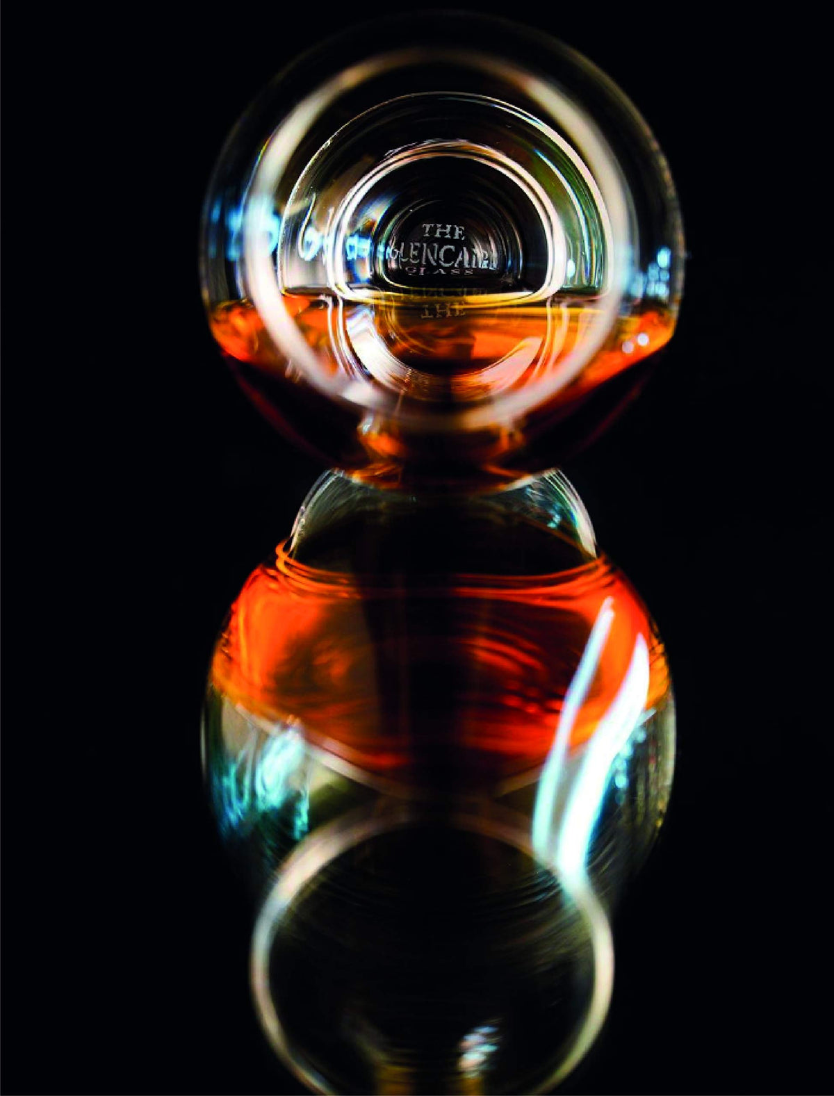 GLENCAIRN tapered-mouth concentrates aroma for richer nosing