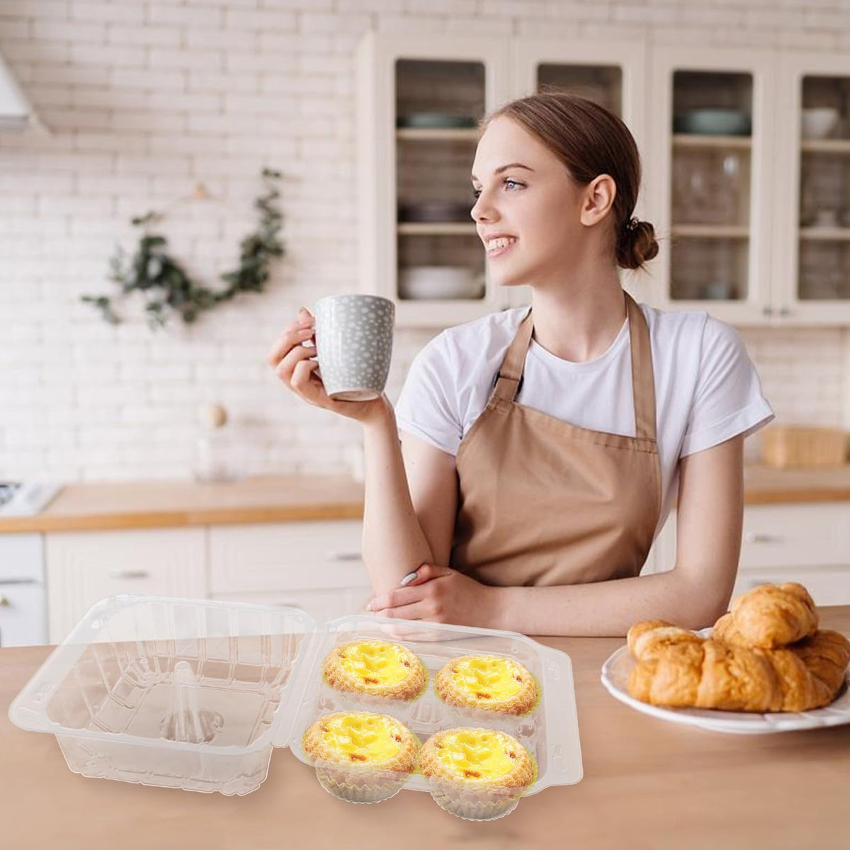 GothaBach travel-friendly boxes keep desserts intact.