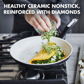 GreenPan Rio diamond-reinforced coating visible for durability