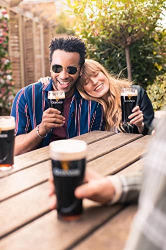 Guinness Gravity pint glass lip detail, enhances sipping comfort while pouring.