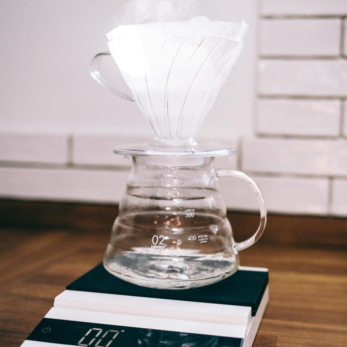 HARIO packaging featuring natural filters and eco-friendly design