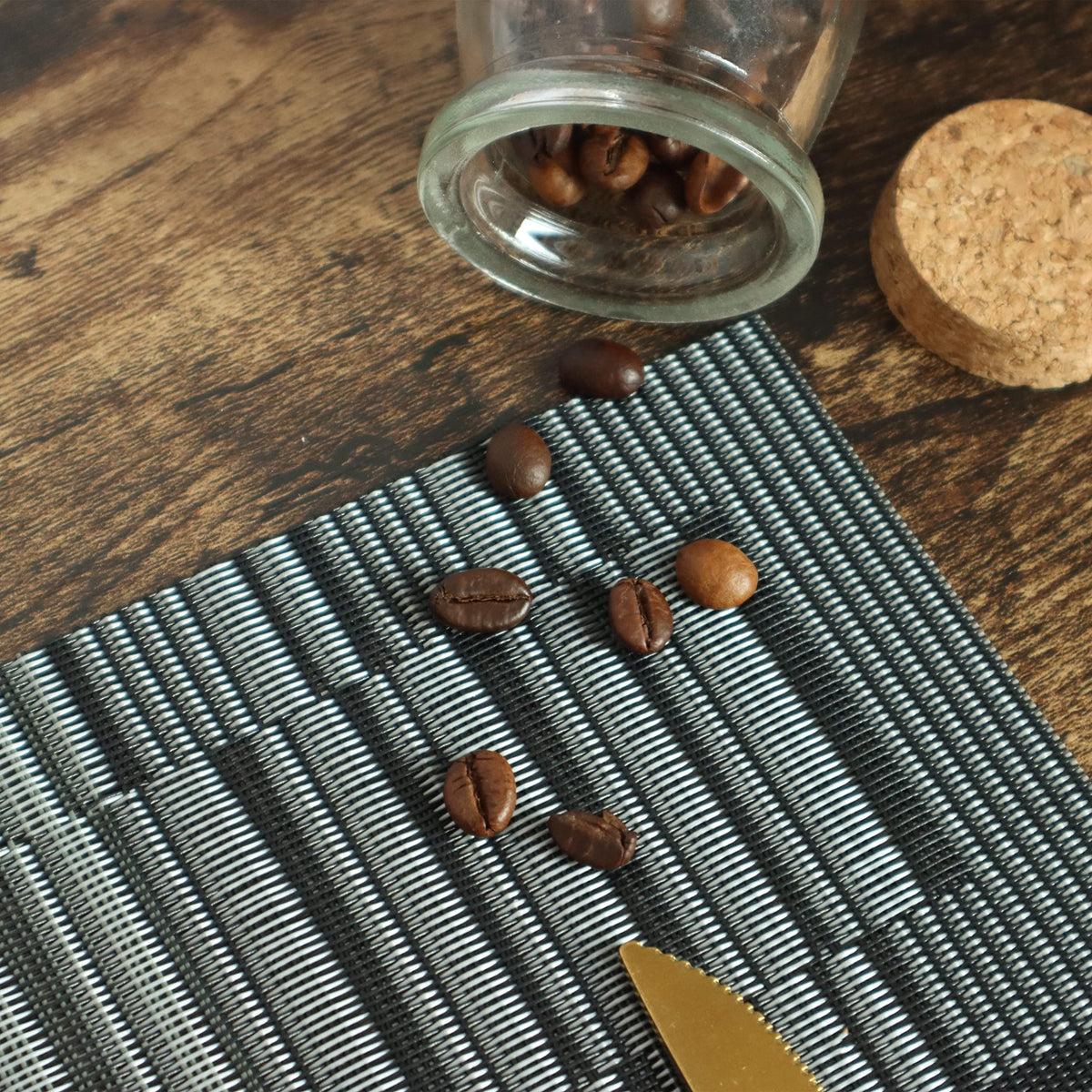 HeloHo washable placemats are wipeable and dishwasher-safe