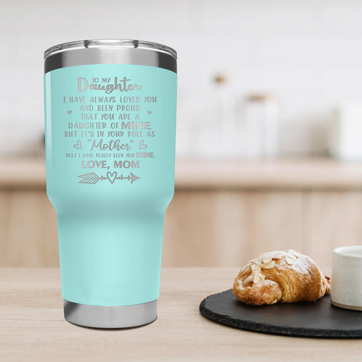 Hexagram BPA-free lid supports secure sipping during activities.