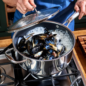 HexClad dishwasher-safe icon illustrating easy cleanup
