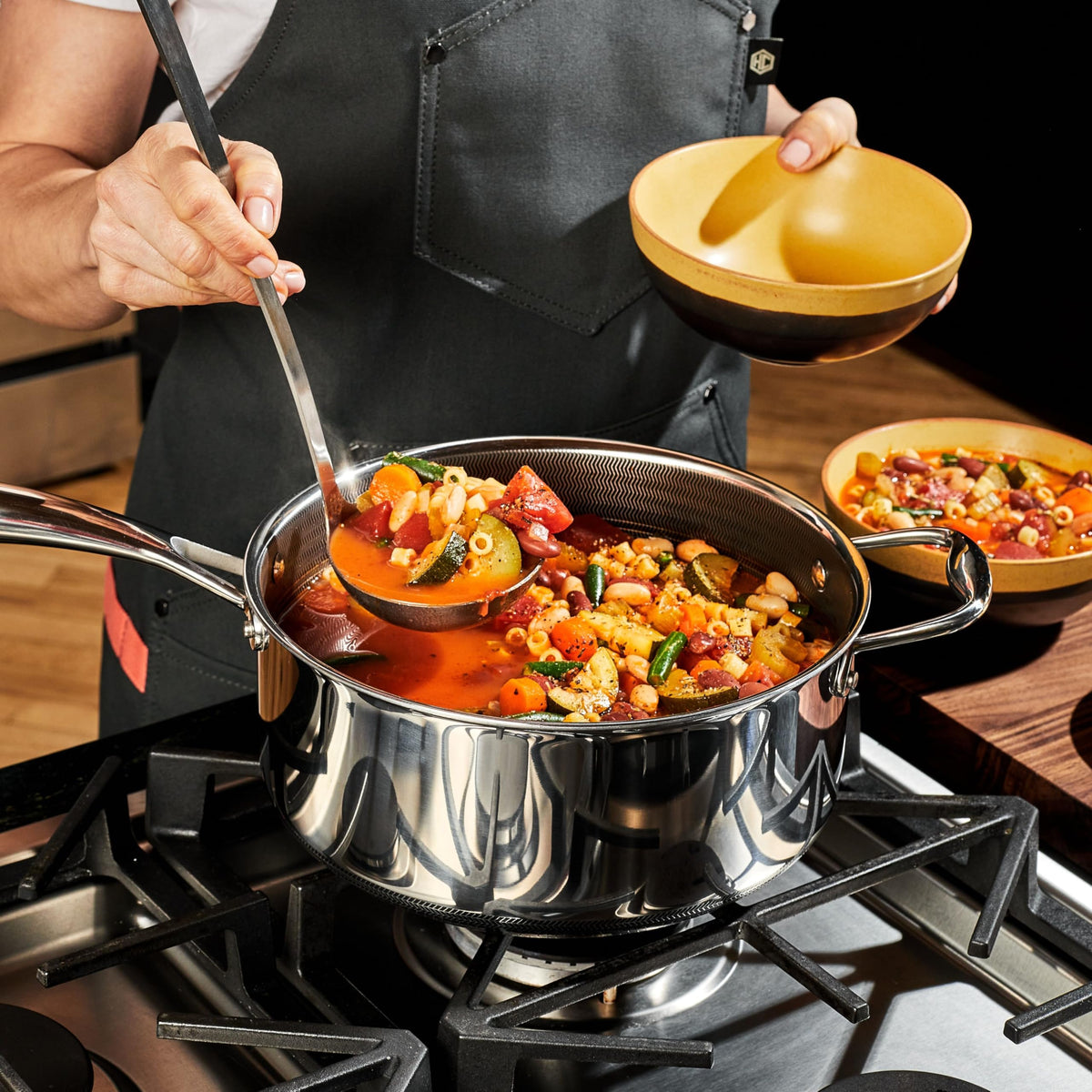 HexClad Hybrid 5-quart saucepan top view showing even heating potential