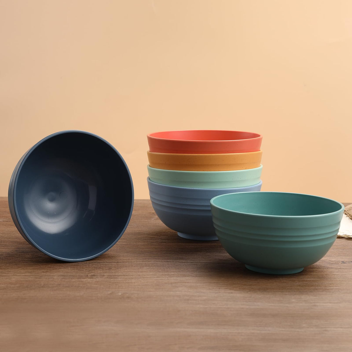 Heycome anti-slip bottom keeps bowls steady during meals and stacking.
