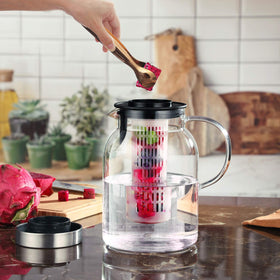 Hiware borosilicate glass pitcher designed for hot and cold beverages without leaching.