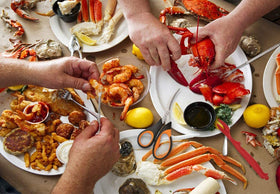 HIWARE gift-ready seafood tools set for entertaining guests.