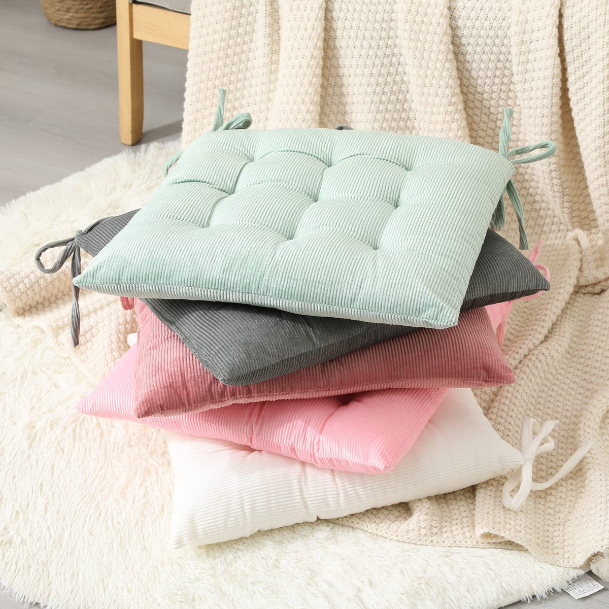 HLOVME versatile cushion suitable for home, office, and travel.