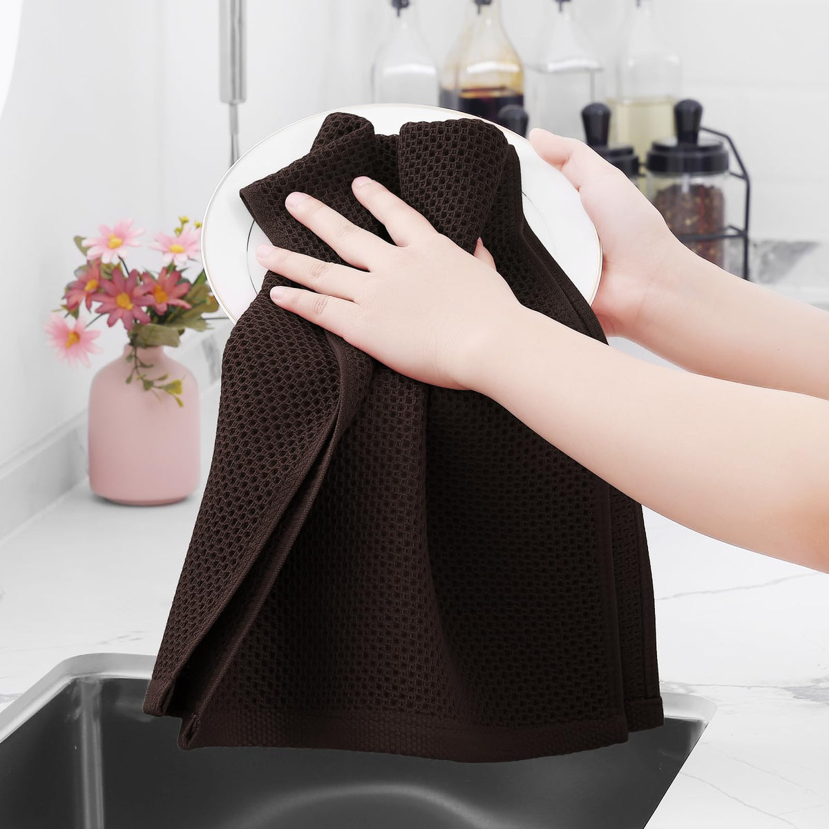 Homaxy four-pack display, convenient kitchen towels for replacements.