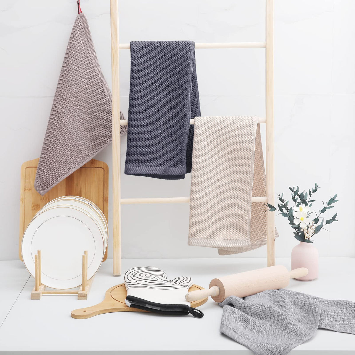 Gift-ready Homaxy dish towel 4-pack suitable for housewarmings or holidays.