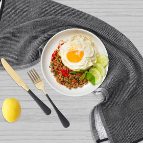 Homaxy 380 GSM towels showcasing strong absorbency and fast drying