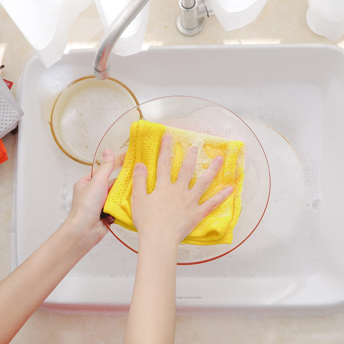 Homaxy yellow kitchen dishcloth 6-pack adds color and practicality