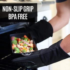 HOMWE silicone trivets provide a heat-resistant surface to protect countertops.
