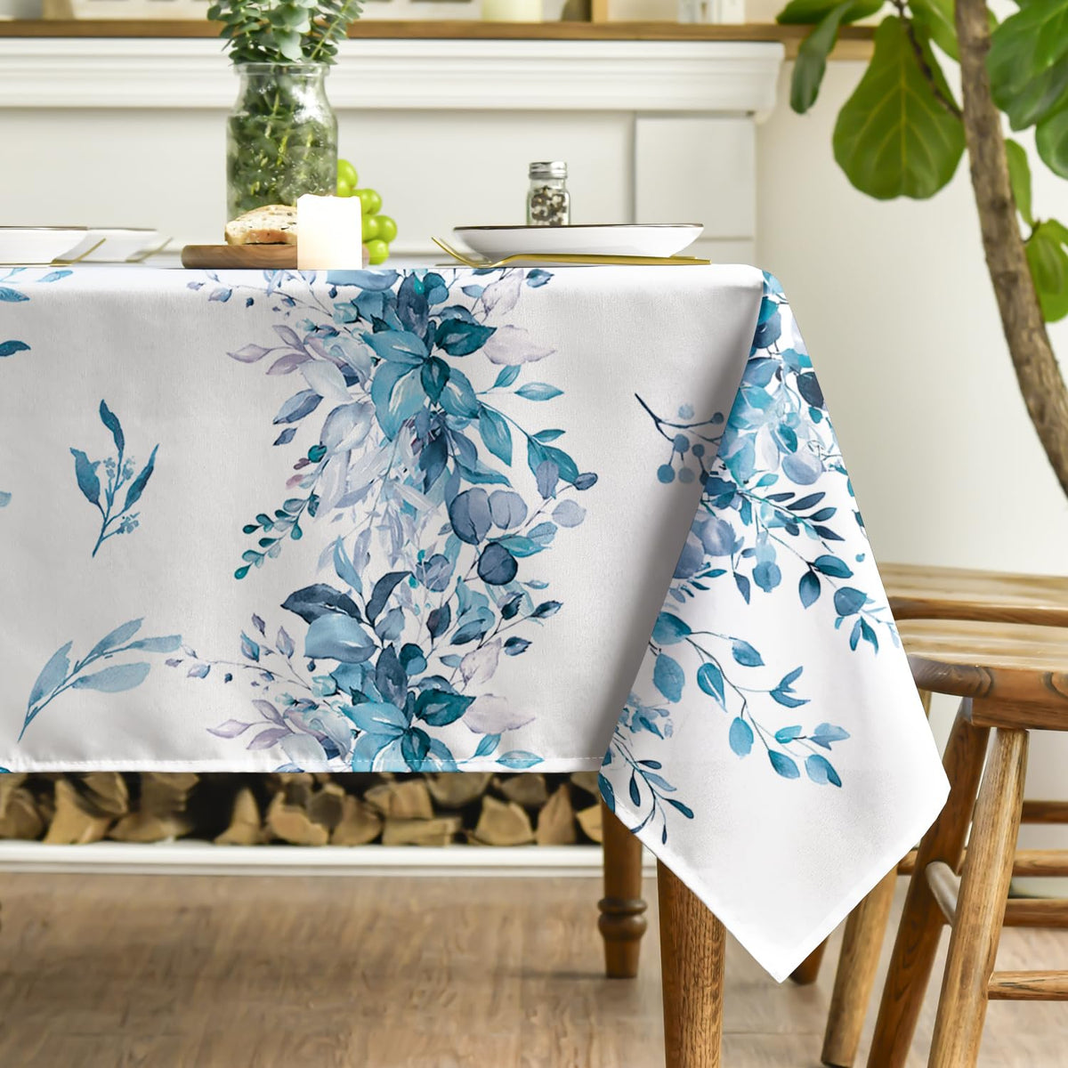 Horaldaily outdoor tablecloth suited for picnic and al fresco dining.