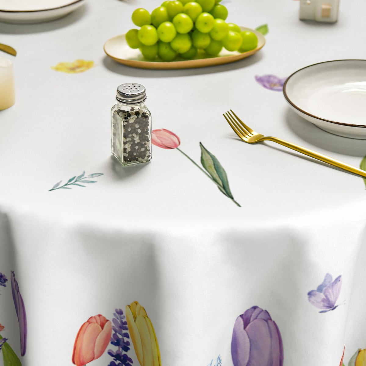 Horaldaily picnic-ready floral tablecloth for outdoor dining