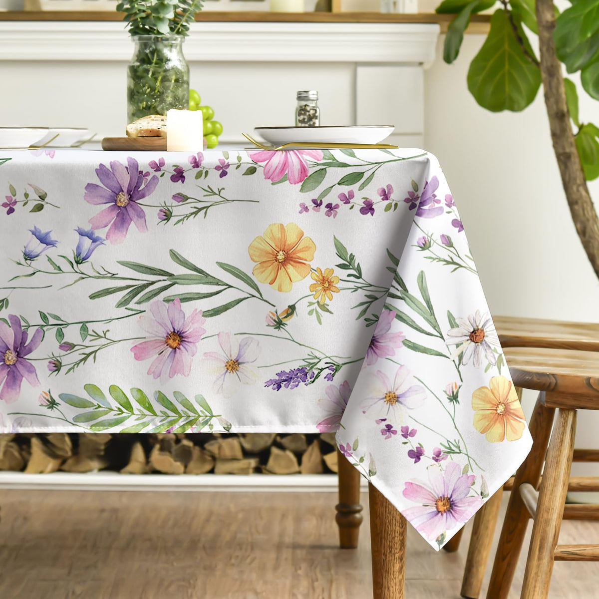 Detailed stitching on Horaldaily polyester tablecloth for durability