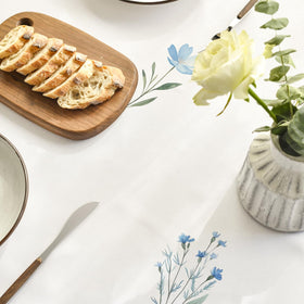 Easy wash care highlights: Horaldaily tablecloth resists shrinking and fading after washing.