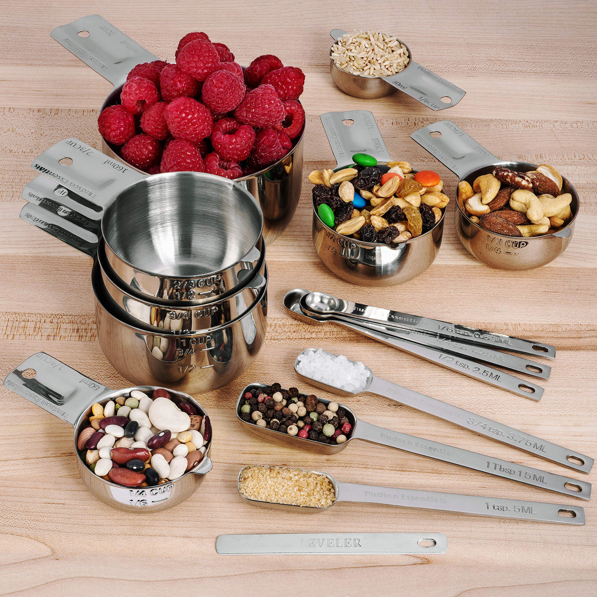 Hudson Essentials dishwasher-safe design simplifies cleanup after meals.