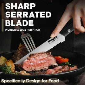 Huusk serrated steak blades with full tang, balanced for comfortable, controlled cutting.
