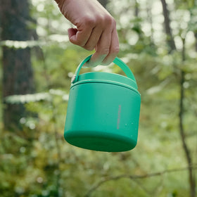 Hydrapeak leak-resistant design helps transport without spills.