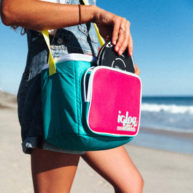 Igloo 90s Retro square lunch box large main compartment for easy meal organization