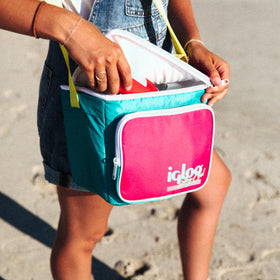 Igloo 90s Retro lunchbox dual-zip main compartment keeps contents secure