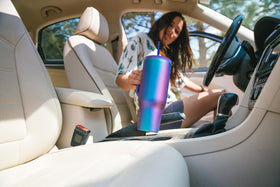 IRON °FLASK Co-Pilot Twilight Blue detail; vacuum insulation preserves temperature.
