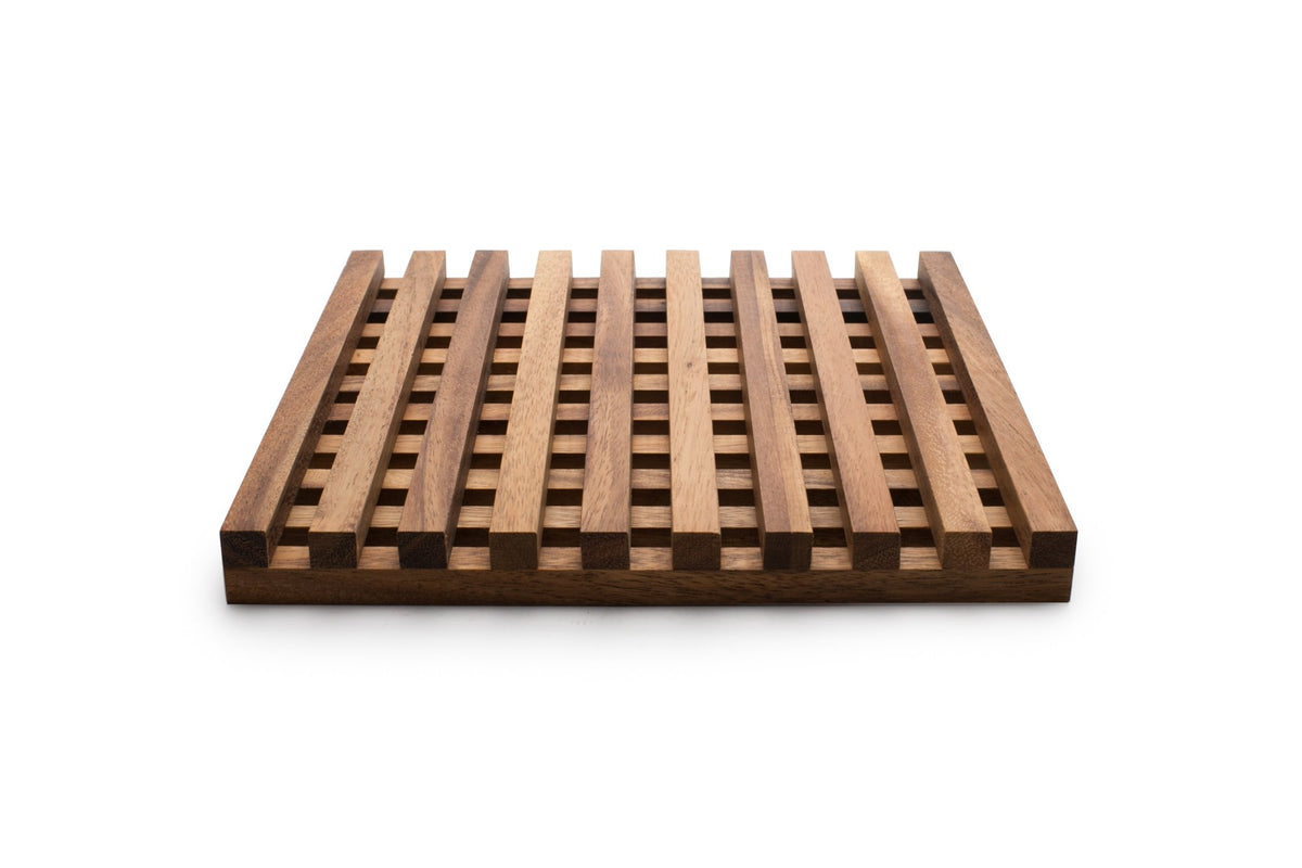 Acacia wood woven design adds style and prevents heat marks during meals.