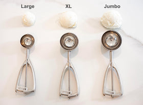 Jenaluca mirror-finish scoop stays shiny through heavy kitchen use.