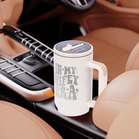 Jetikon In My Wifey Era fits car cup holders for everyday commuting.